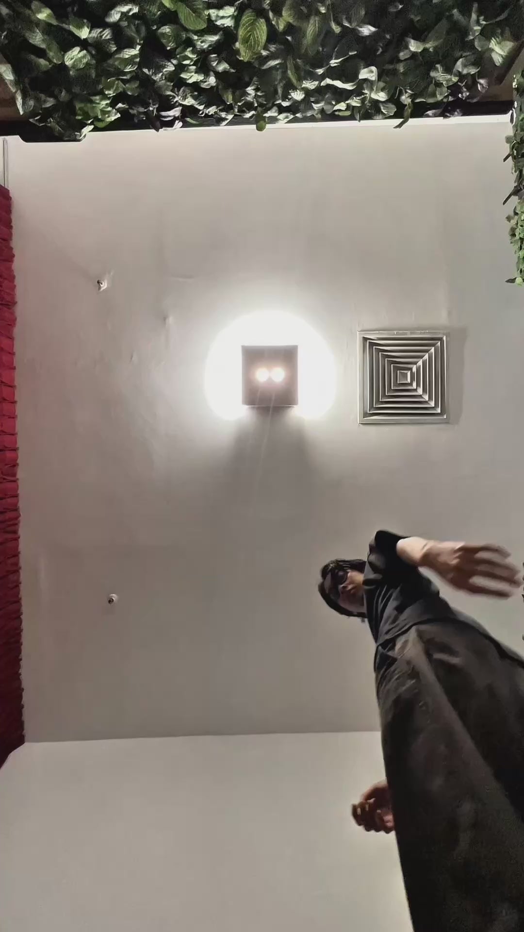 INNOVATIVE K7x Pro AI - Portable Projector Palm-sized, Inbuilt Battery, USB-C PD & Smart